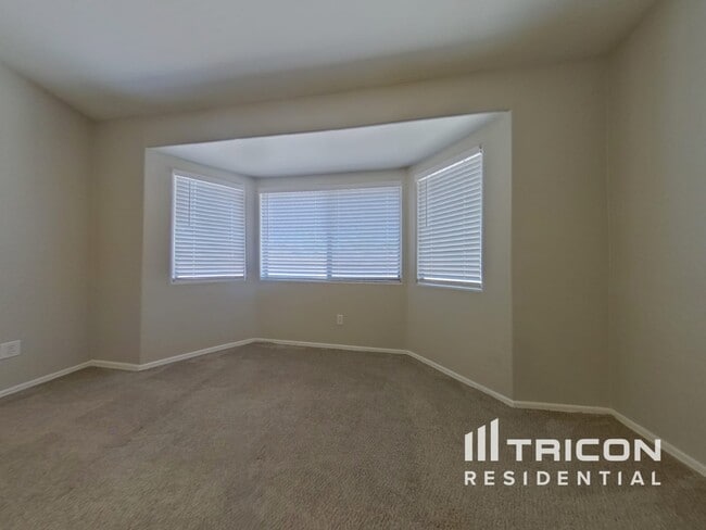 Building Photo - 25726 W St Kateri Dr