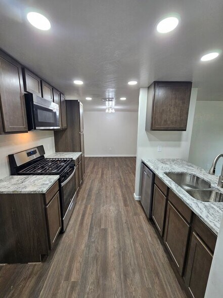 Building Photo - 8606 Brookline Ave