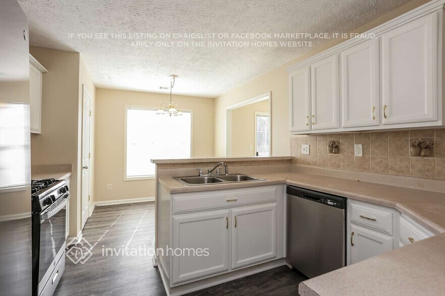 Building Photo - 64 Birch Chase