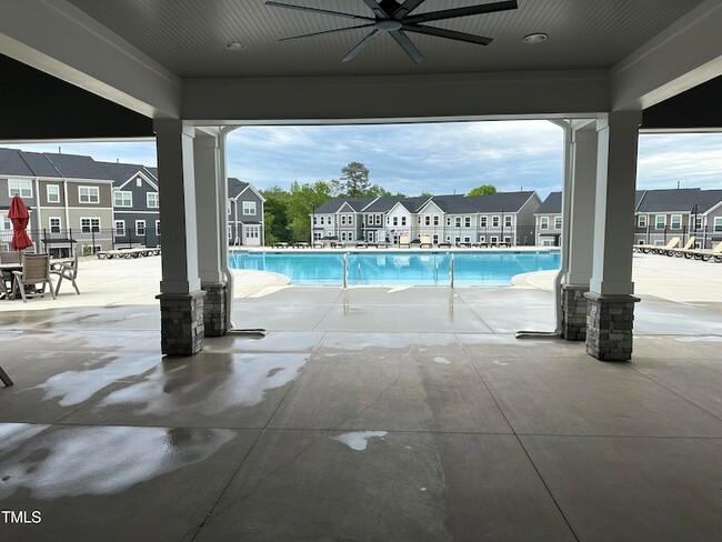 Building Photo - 603 Gimari Dr