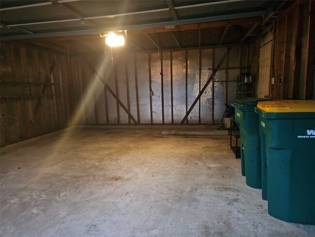 Building Photo - 35 S Avonlea Cir