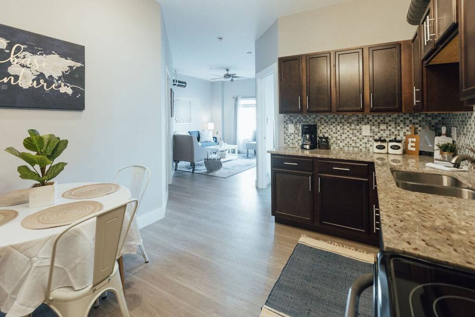 Building Photo - 202 E Main St