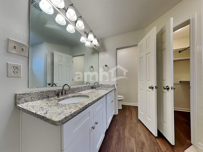 Building Photo - 3433 Sundial Dr