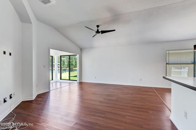 Building Photo - 566 Longmill Ln