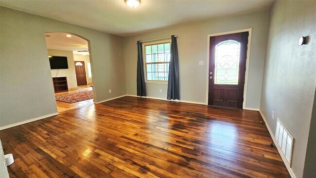 Building Photo - 5075 FM 5