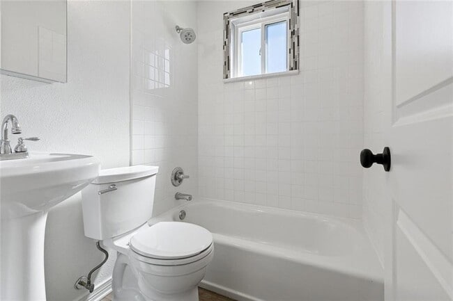 Building Photo - 1239 Helios Ave