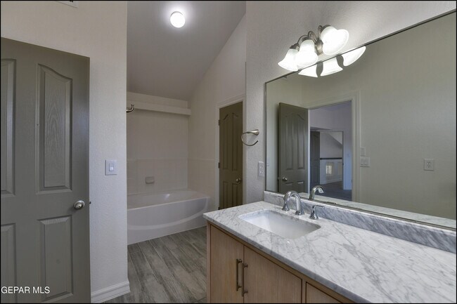 Building Photo - 672 Sequeiros Ct