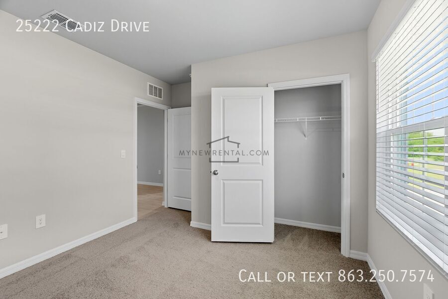 Building Photo - 25222 Cadiz Dr