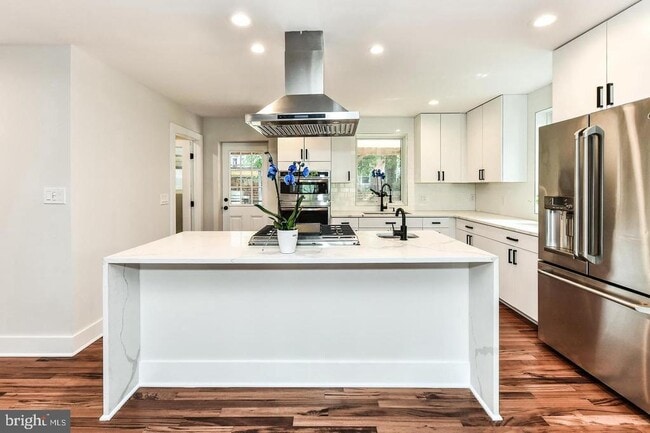 Building Photo - 5311 Roosevelt St