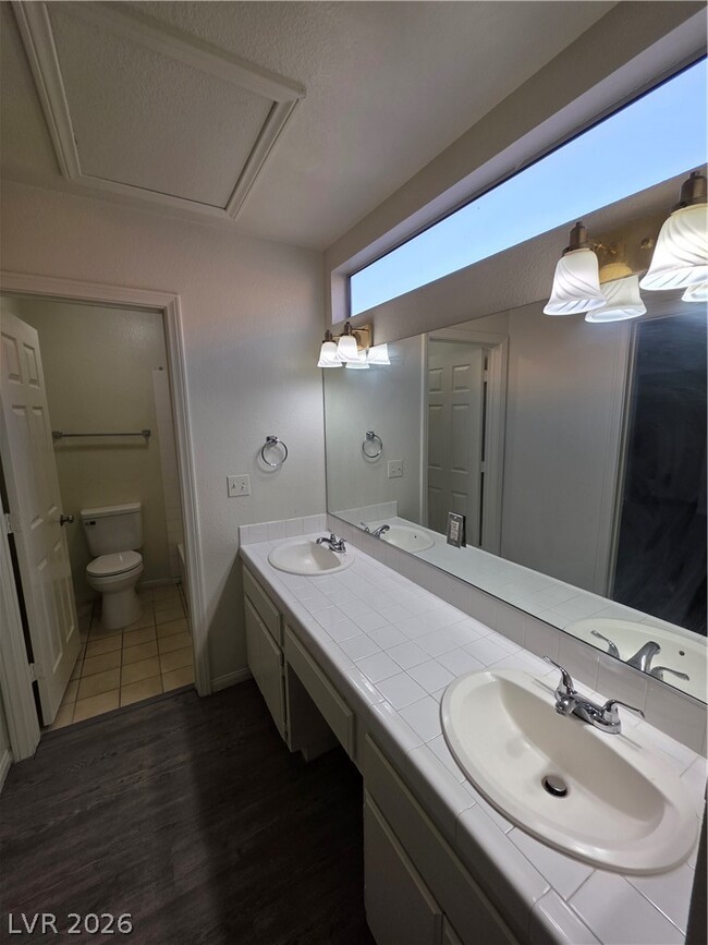 Building Photo - 6561 Avon Ct