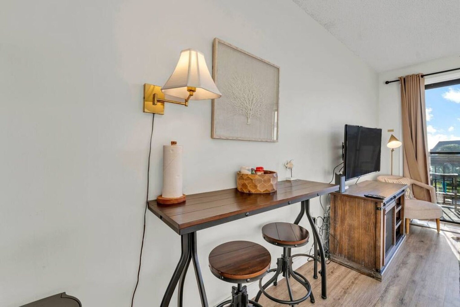 Building Photo - 214 Miracle Strip Pkwy SW