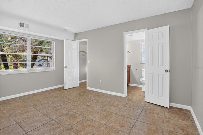 Building Photo - 53 Windtree Ln