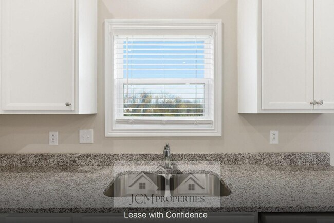 Building Photo - 112 Lambert Fld