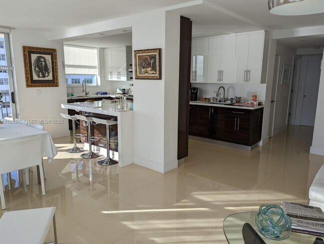 Building Photo - 9273 Collins Ave