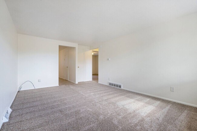 Building Photo - 3405 Butternut Dr