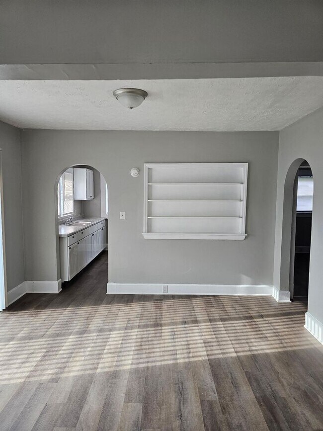 Building Photo - Fully Renovated, 2 BR/1BA Home! Fenced In Yard! Deck! 1-Car Garage! Off Street Parking!