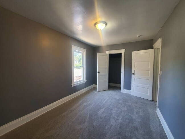 Building Photo - 4265 W 36th St