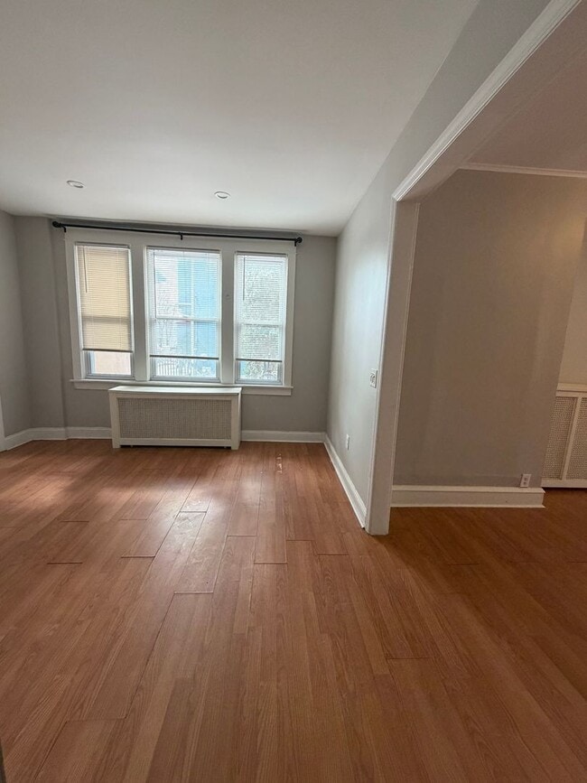 Building Photo - 21 S Wycombe Ave