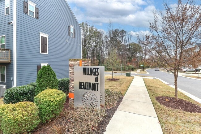 Building Photo - 5038 Springarn Ct