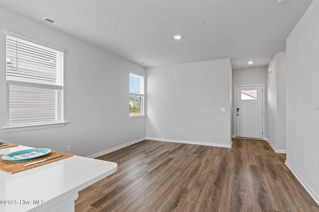 Building Photo - 11 Bonaparte St
