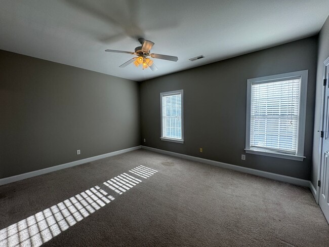 Building Photo - 46 Nandina Dr