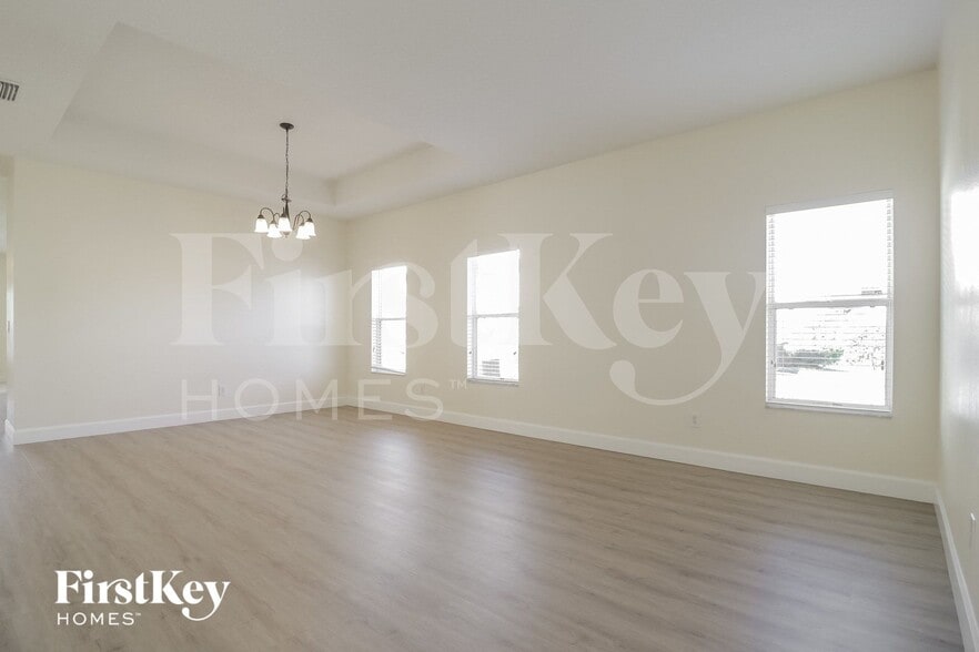 Building Photo - 12353 Accipiter Dr