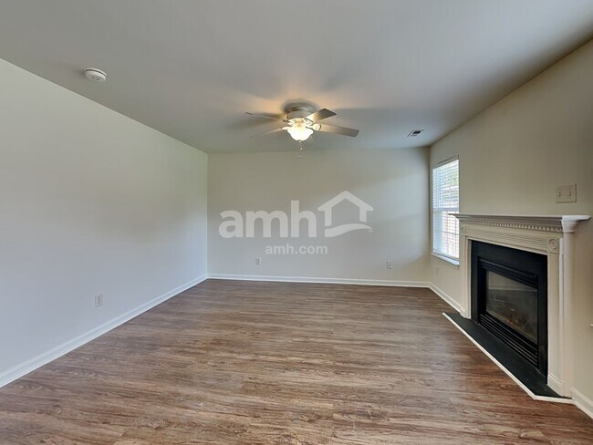 Building Photo - 1749 E Ridge Heights Dr