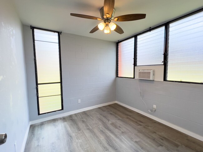 Building Photo - $2800  3 Bedroom | 2 Bath @ Acacia Park in...