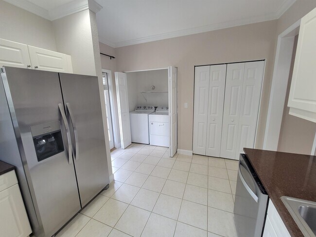 Building Photo - 4378 Grove Park Dr