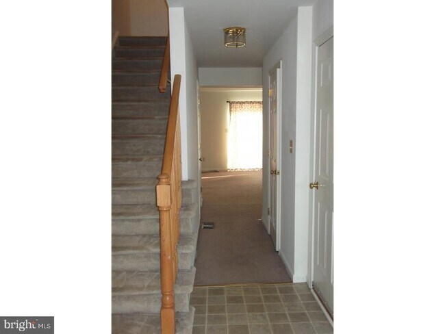 Building Photo - 108 Fairway Dr
