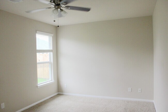 Building Photo - 19022 Pinewood Point Ln