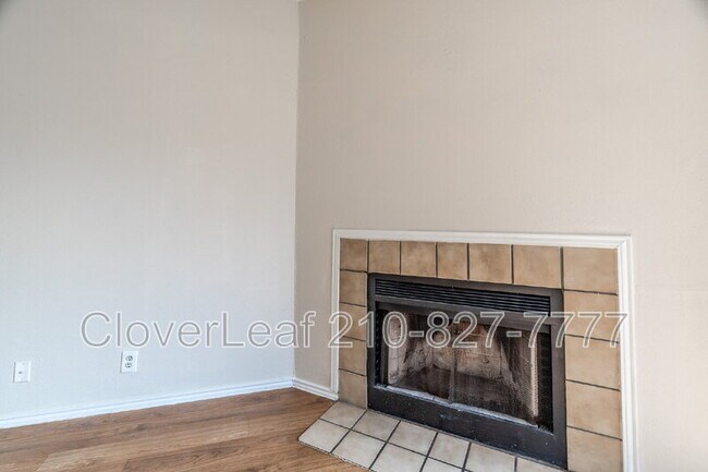 Building Photo - 5528 Lochmoor