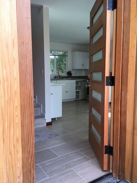 entrance - 10538 Draper Ave
