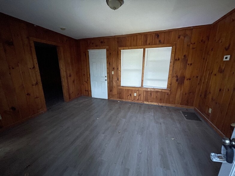 Building Photo - 5002 Park Ave