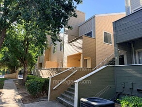 Building Photo - 1019 Dornajo Way
