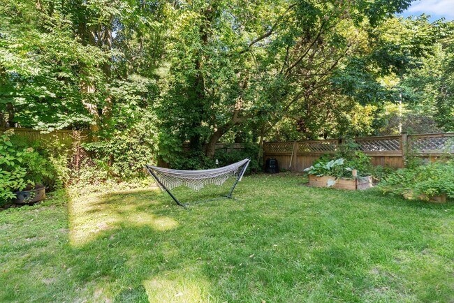 Building Photo - 40 Gartland St