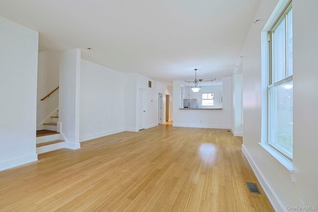 Building Photo - 38 E Parmenter St
