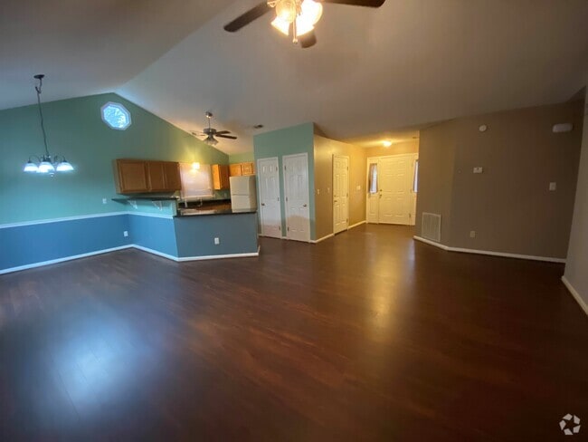 Building Photo - 115 Hyacinth Lane