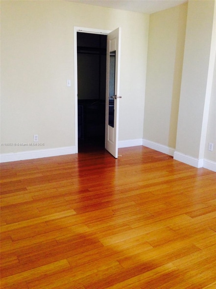 Building Photo - 2715 Tigertail Ave