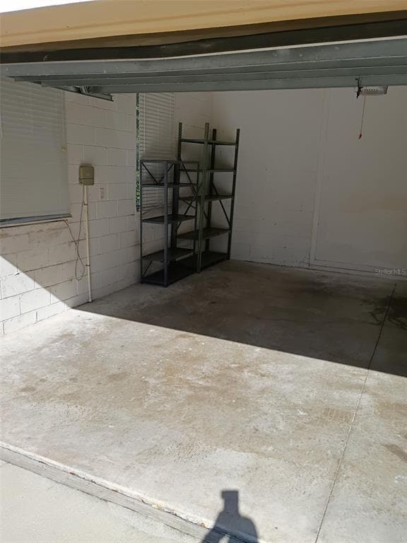 Building Photo - 559 Hiawatha Palm Pl