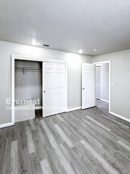 Building Photo - 1021 Evans Ct