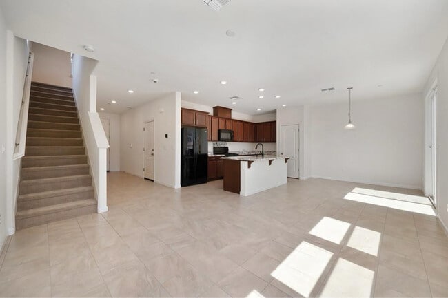 Building Photo - 4600 Ocean Ln