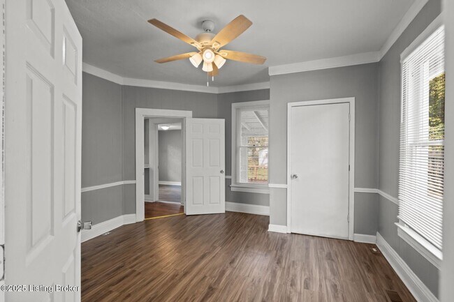 Building Photo - 1319 Maple St