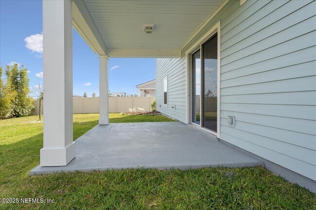 Building Photo - 221 Ness Cir