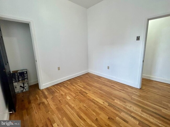 Building Photo - 2823 W Girard Ave