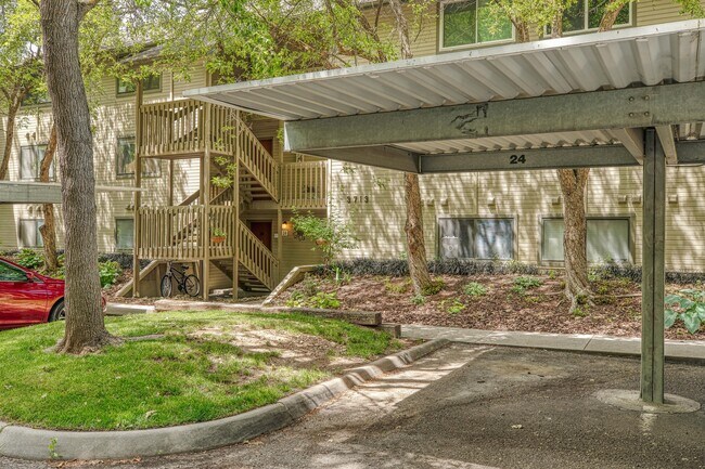 Building Photo - 3713 S Gekeler Ln