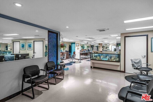 Building Photo - 4316 Marina City Dr