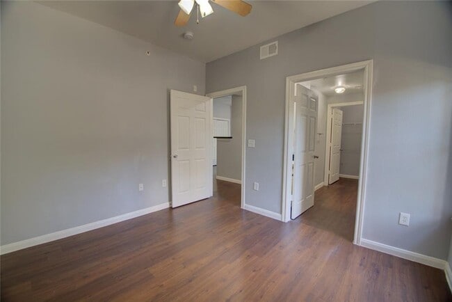 Building Photo - 2320 Gracy Farms Ln