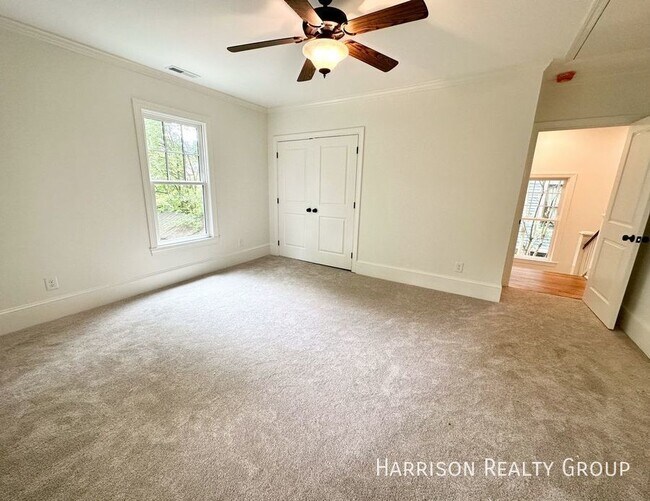 Building Photo - Beautifully Renovated Home In Historic Boy...
