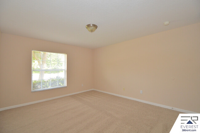 Building Photo - 19 Burgess Pl
